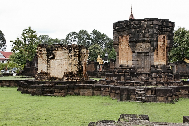 Prasat Sa Kamphaeng Yai-044